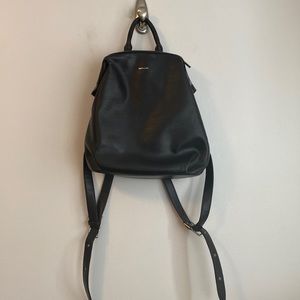 Gently Used Women’s OS Matt & Nat Black Faux Leather Backpack.
